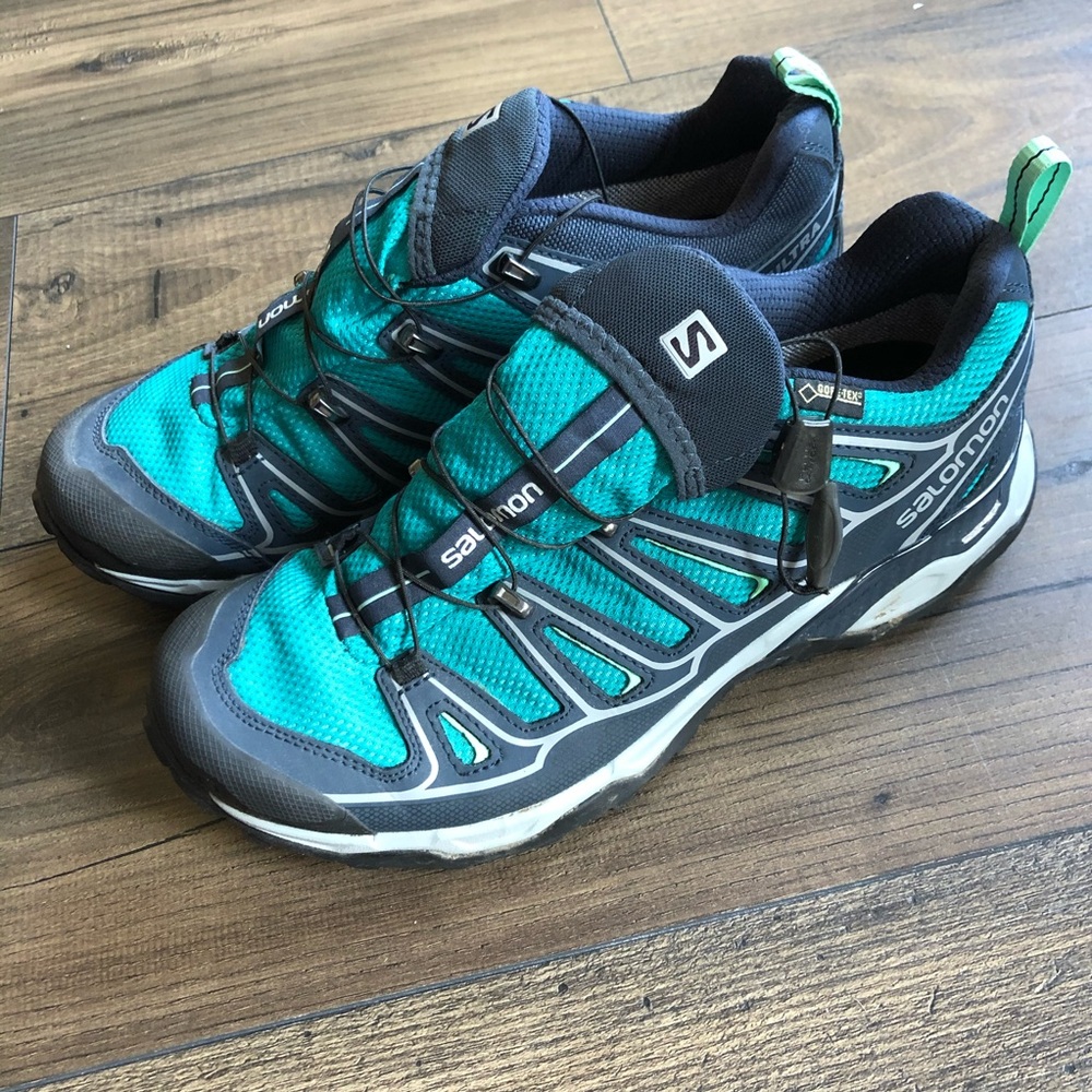Salomon Teal and Navy Trail Running Shoe